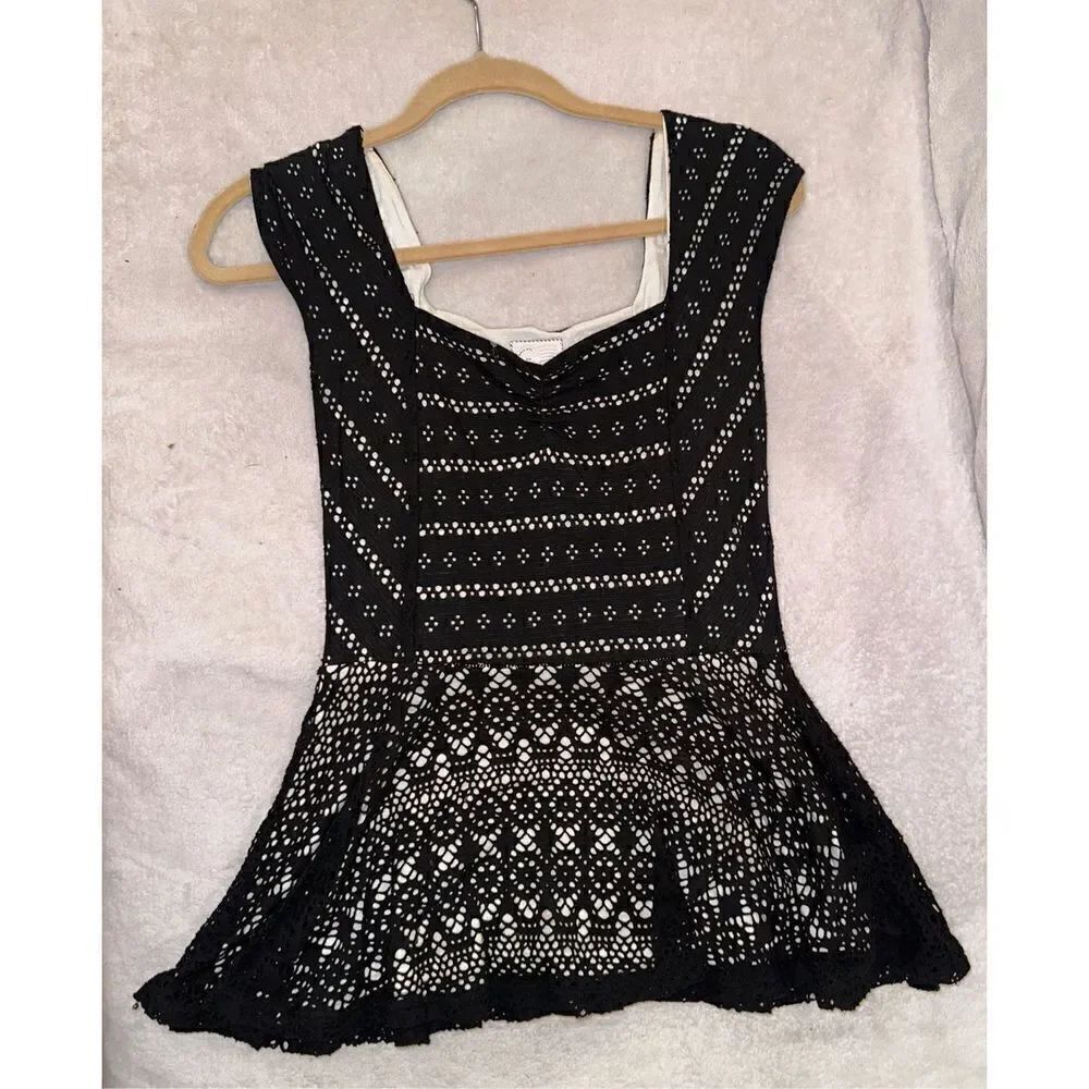 Black and white blouse women’s with design size XS